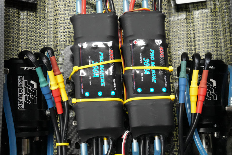 TFL 1400mm Large Genesis 100% Carbon Fiber Racing RC Boat (Twin Motor) – ARTR