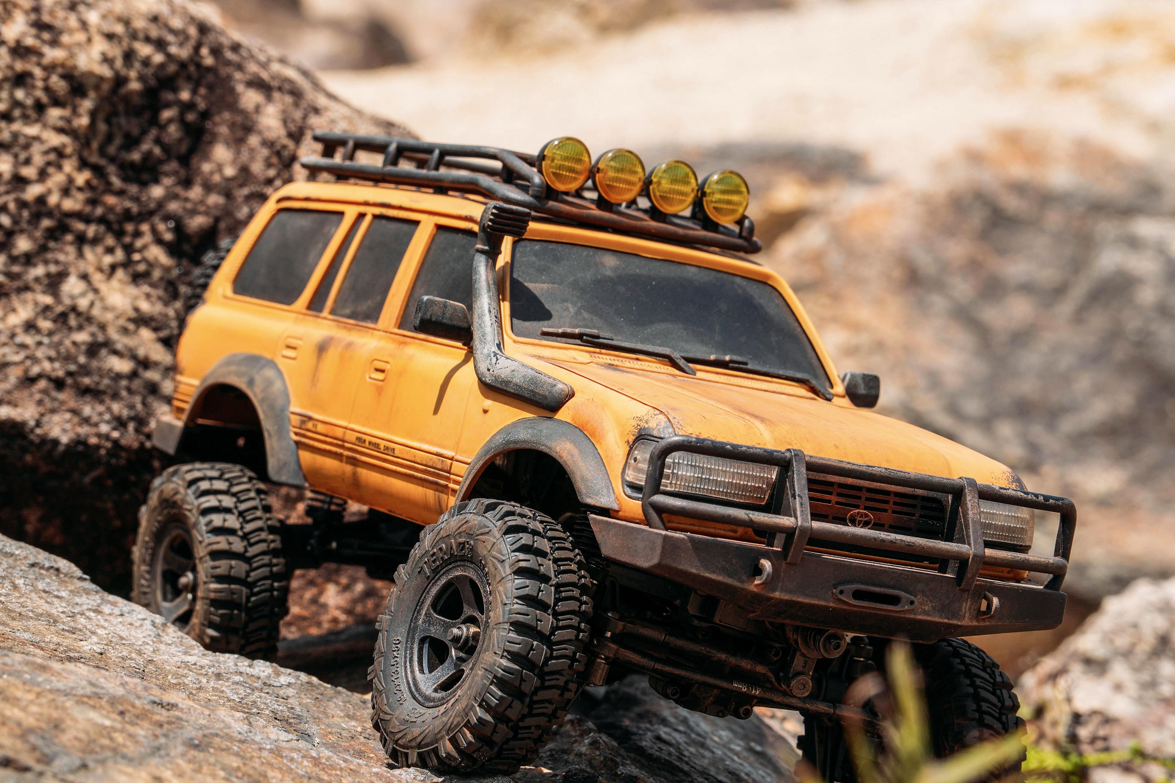 FairRC 1/18 FCX18S Land Cruiser 80 S Rusted Mod RTR RC Crawler