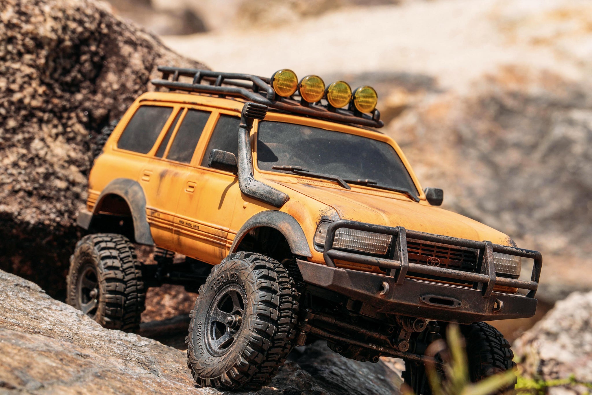 FairRC 1/18 FCX18S Land Cruiser 80 S Rusted Mod RTR RC Crawler