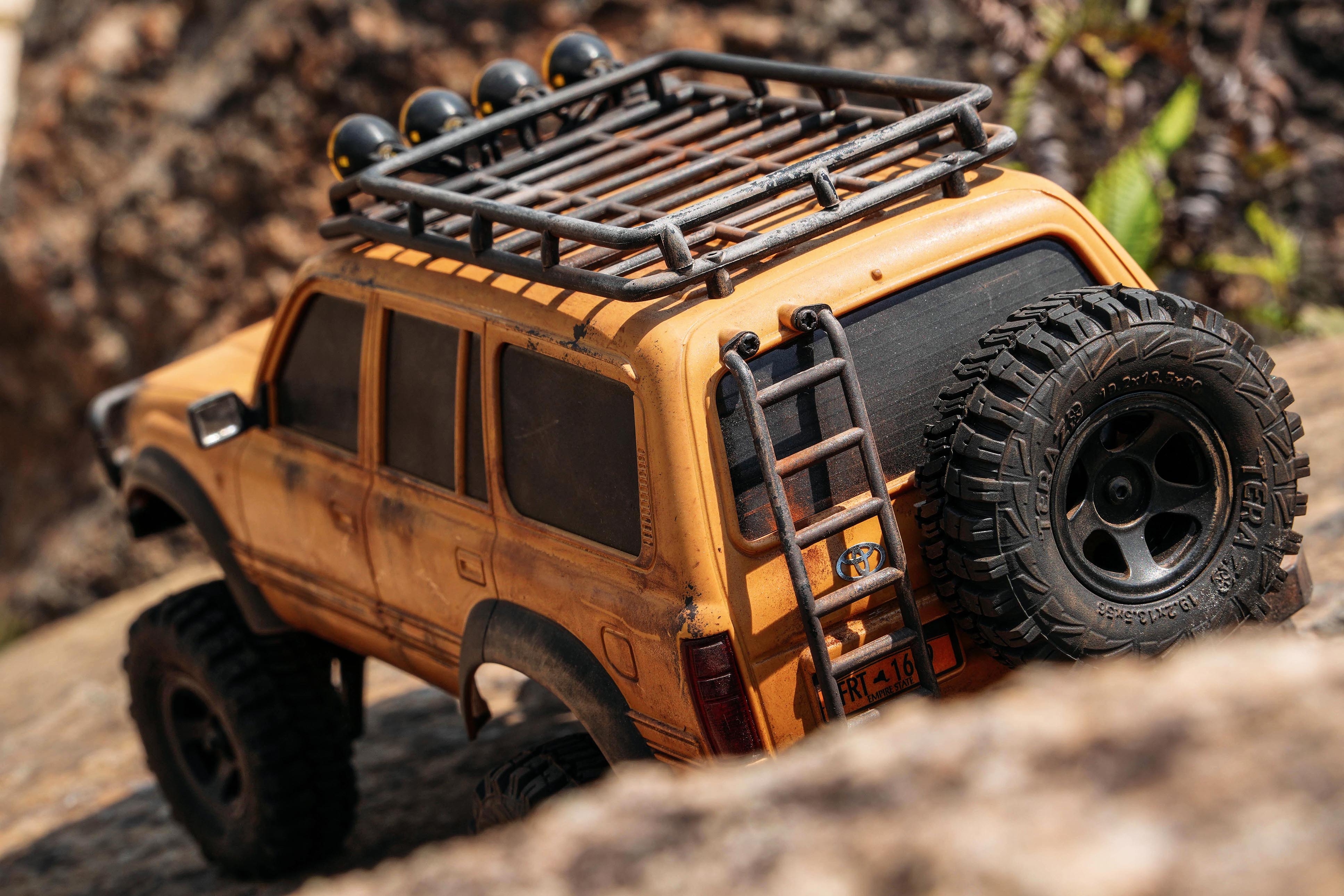 FairRC 1/18 FCX18S Land Cruiser 80 S Rusted Mod RTR RC Crawler