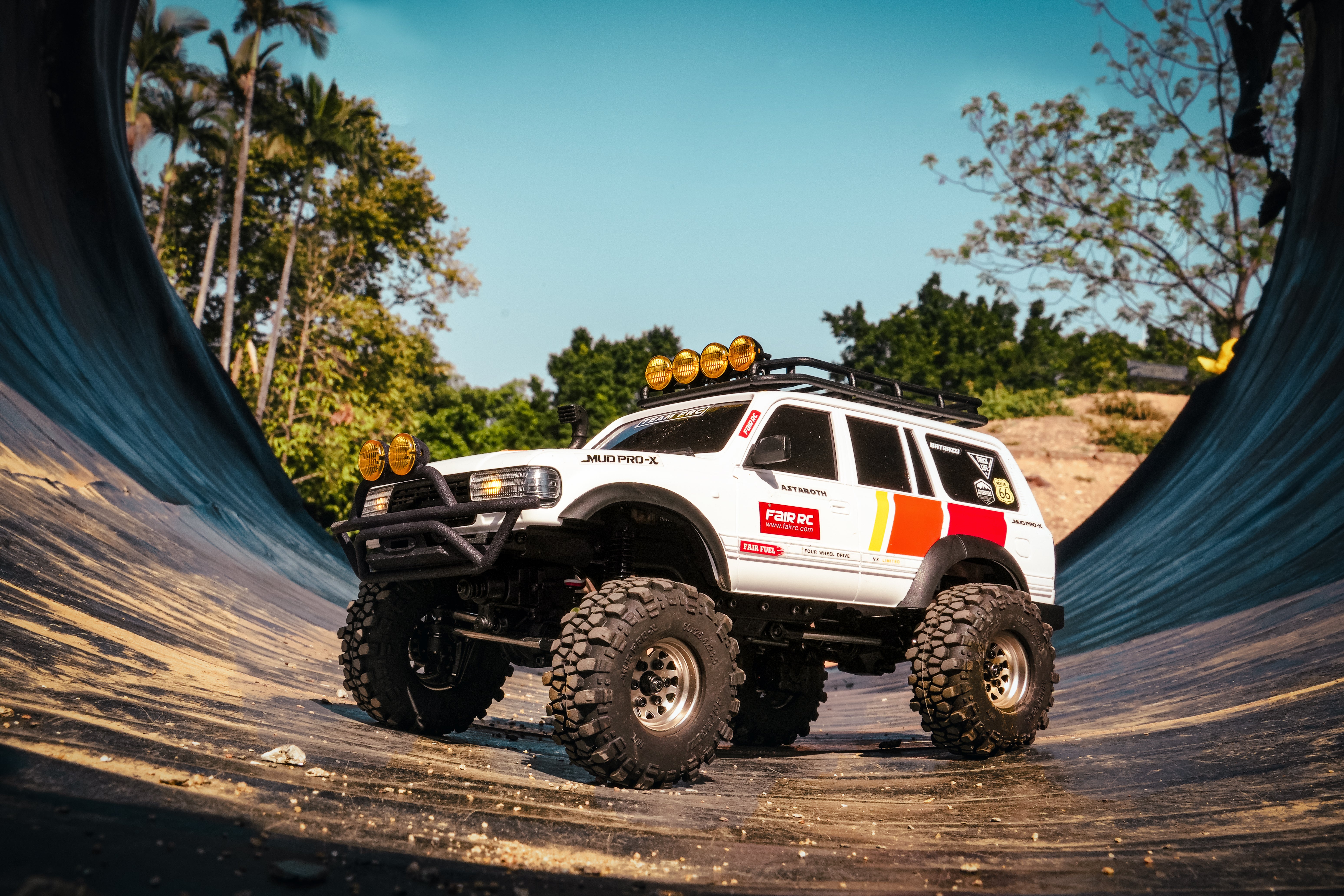 FairRC 1/18 FCX18S LC80 S Tri-Color Mod RTR RC Crawler (Brushed)